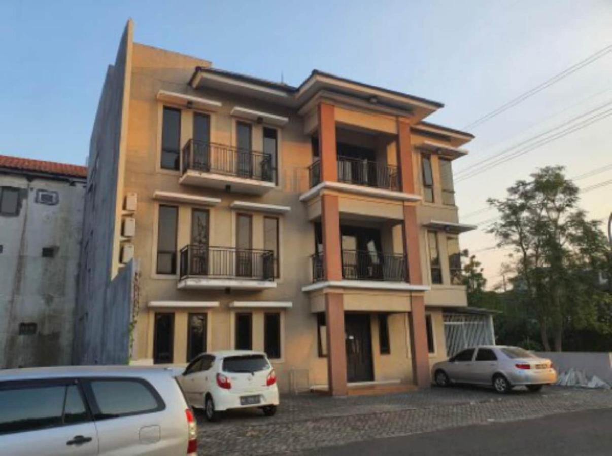 Oyo 93109 Garden Homestay 1 Tpr Surabaya Luaran gambar