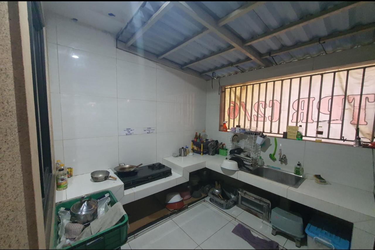 Oyo 93109 Garden Homestay 1 Tpr Surabaya Luaran gambar
