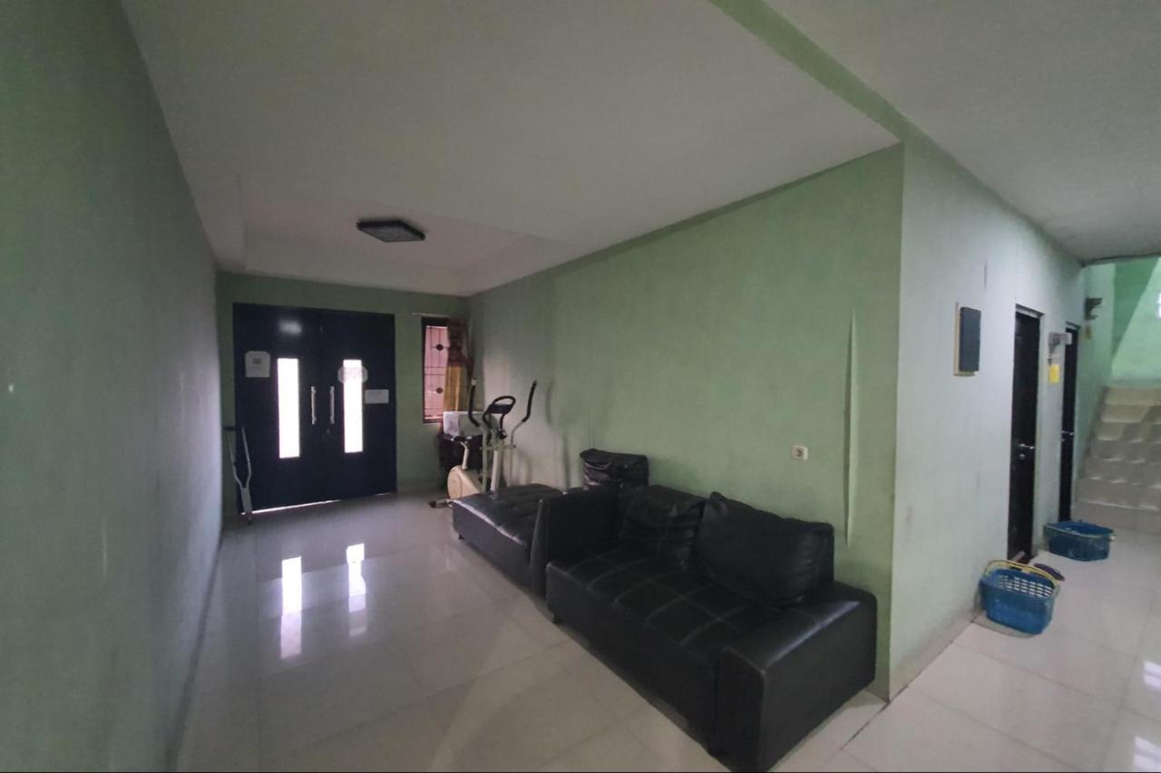 Oyo 93109 Garden Homestay 1 Tpr Surabaya Luaran gambar