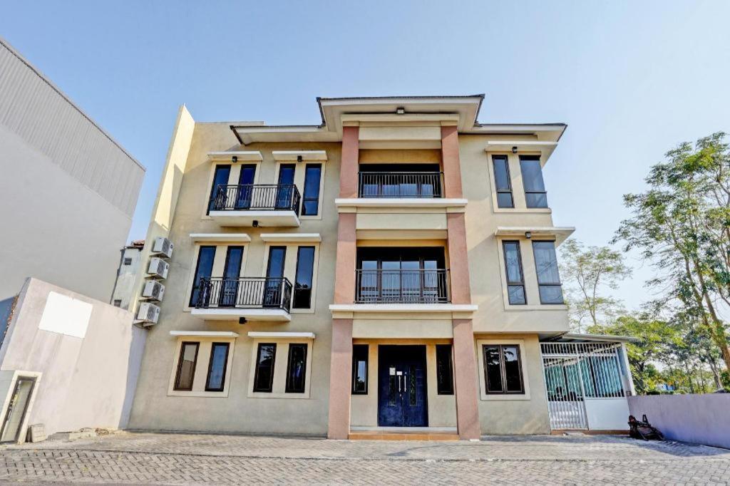 Oyo 93109 Garden Homestay 1 Tpr Surabaya Luaran gambar