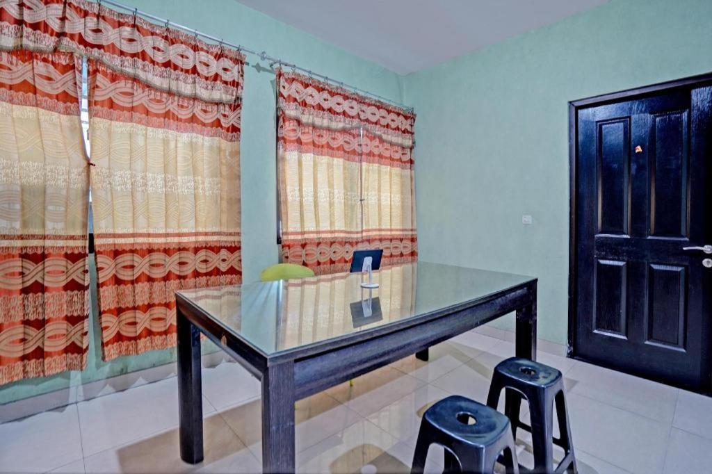 Oyo 93109 Garden Homestay 1 Tpr Surabaya Luaran gambar