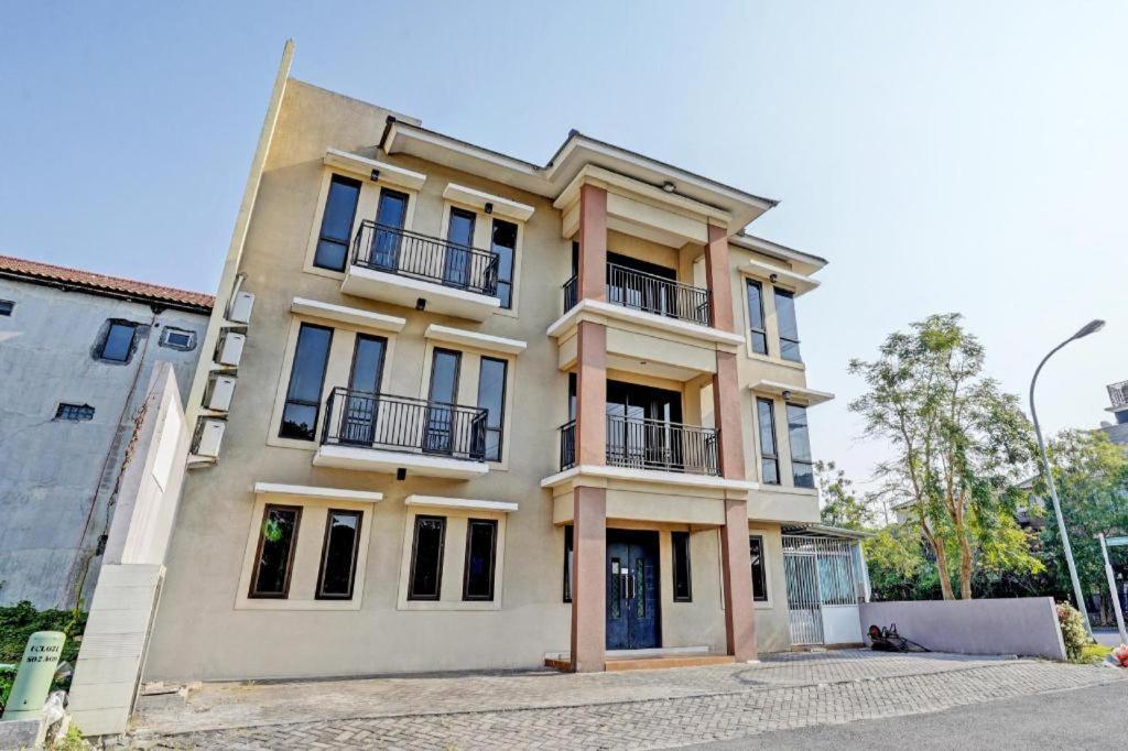 Oyo 93109 Garden Homestay 1 Tpr Surabaya Luaran gambar